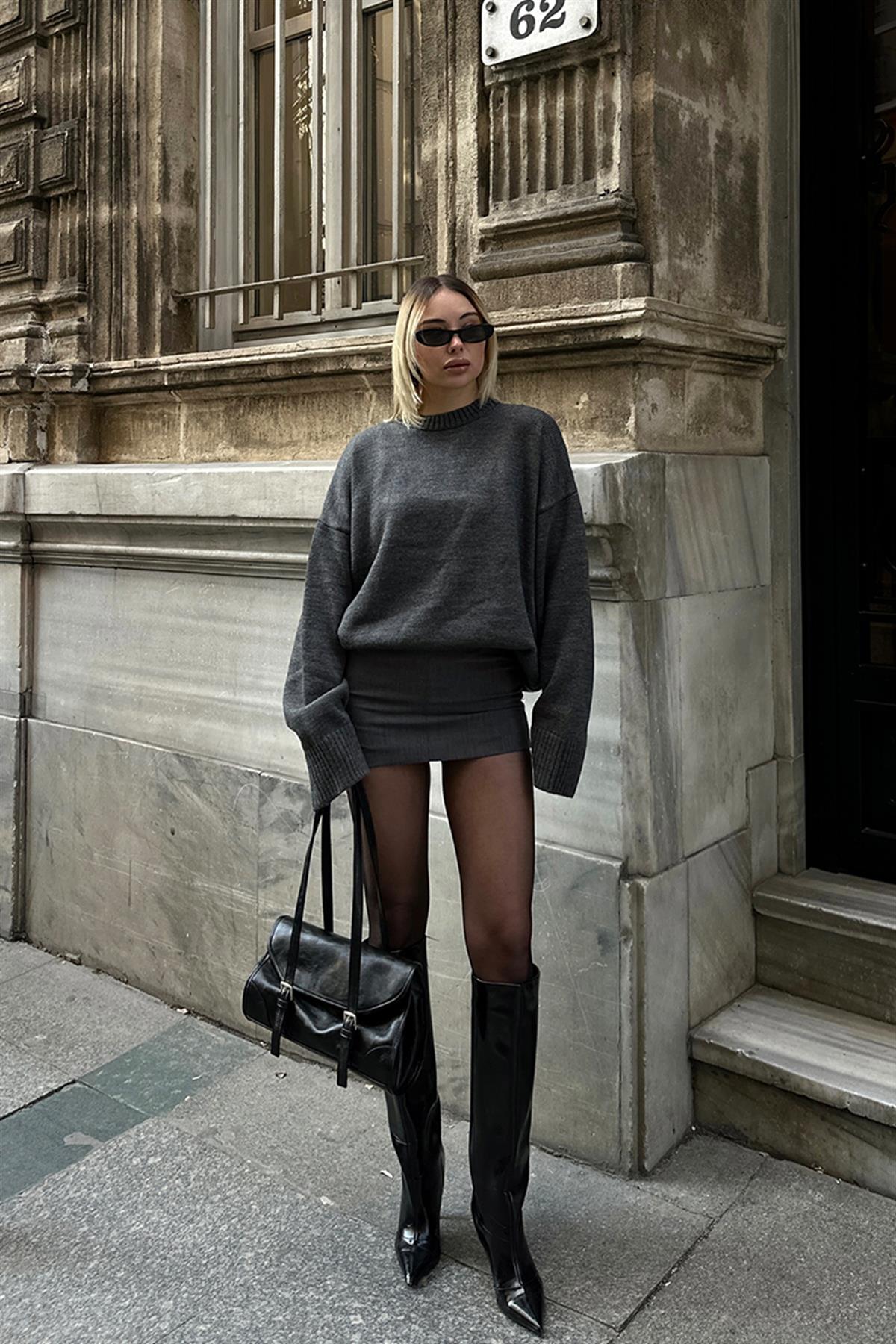 Elegant Black Shoulder Bag