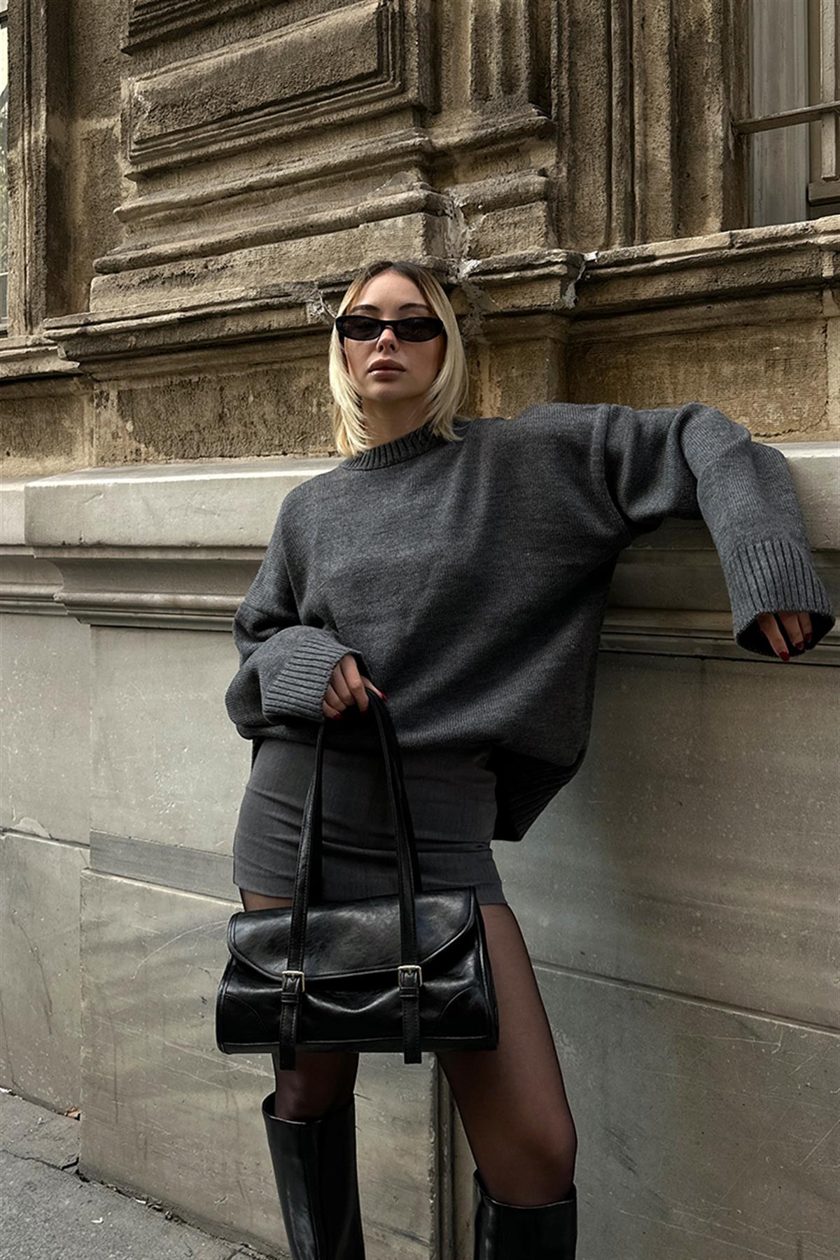 Elegant Black Shoulder Bag